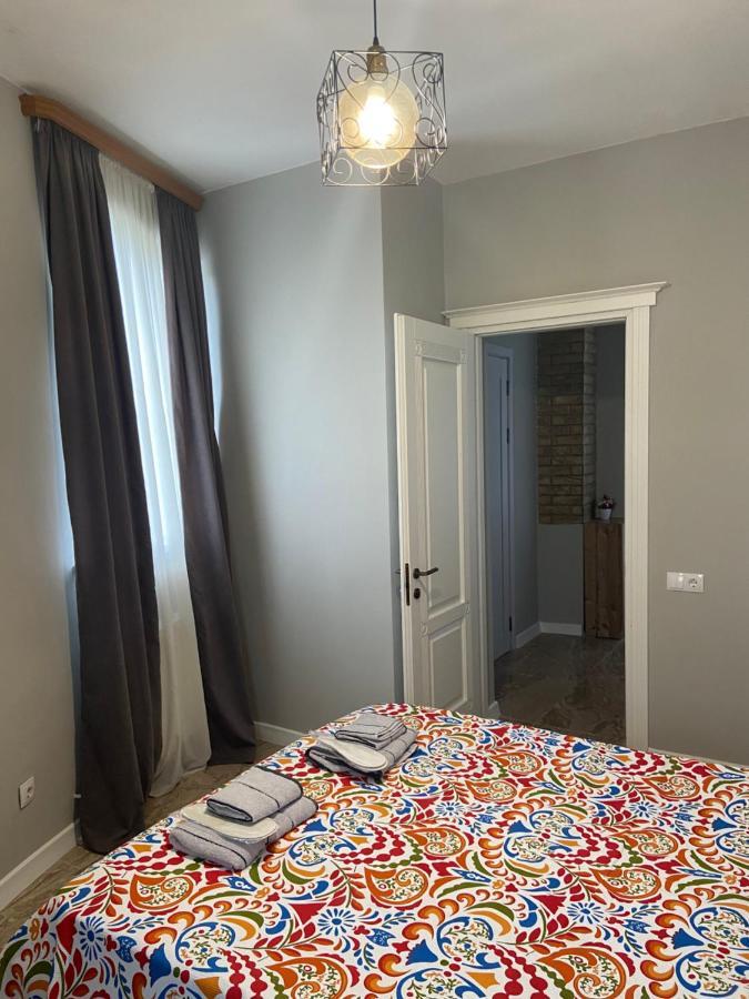 Apartments On Bakradze Тбилиси Екстериор снимка