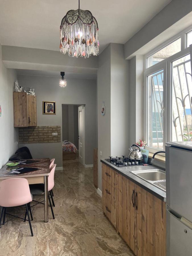 Apartments On Bakradze Тбилиси Екстериор снимка
